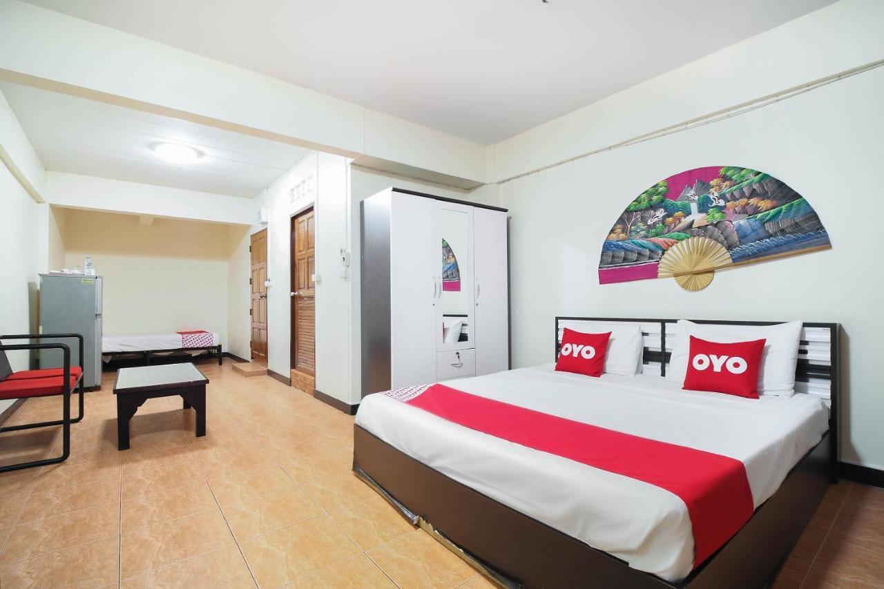 OYO 963 Sunshine Guesthouse Pattaya Eksteriør billede