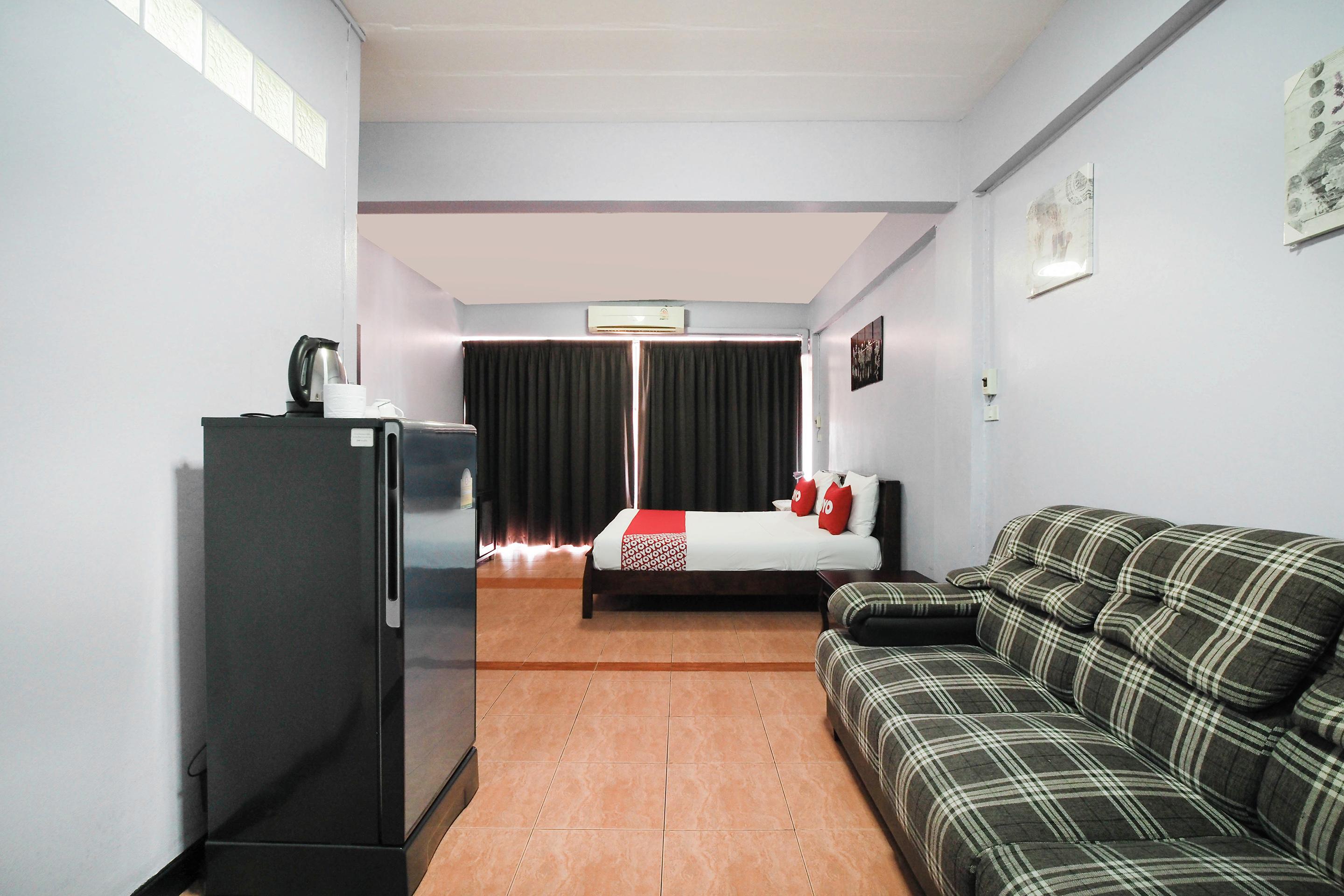 OYO 963 Sunshine Guesthouse Pattaya Eksteriør billede