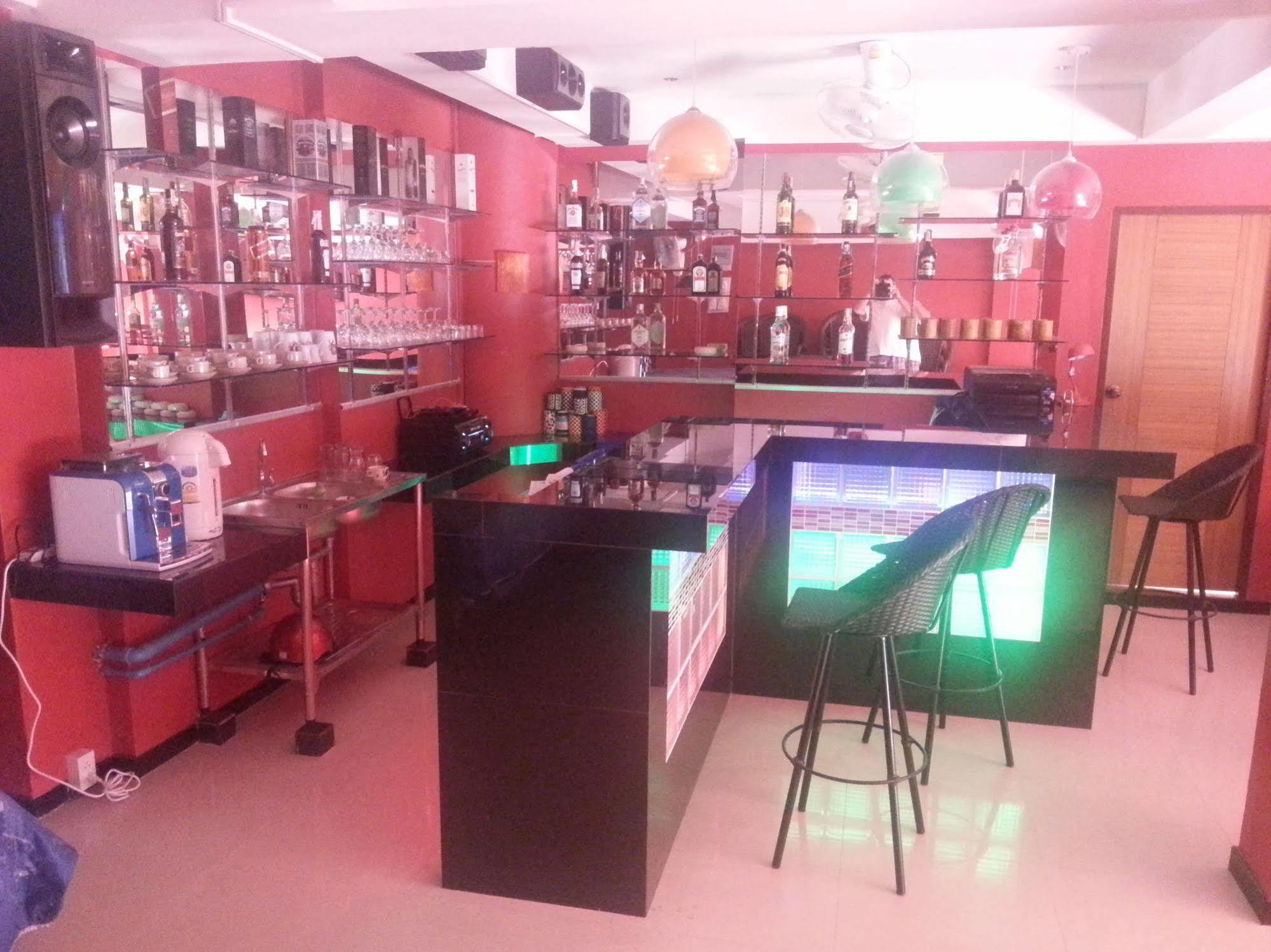 OYO 963 Sunshine Guesthouse Pattaya Eksteriør billede