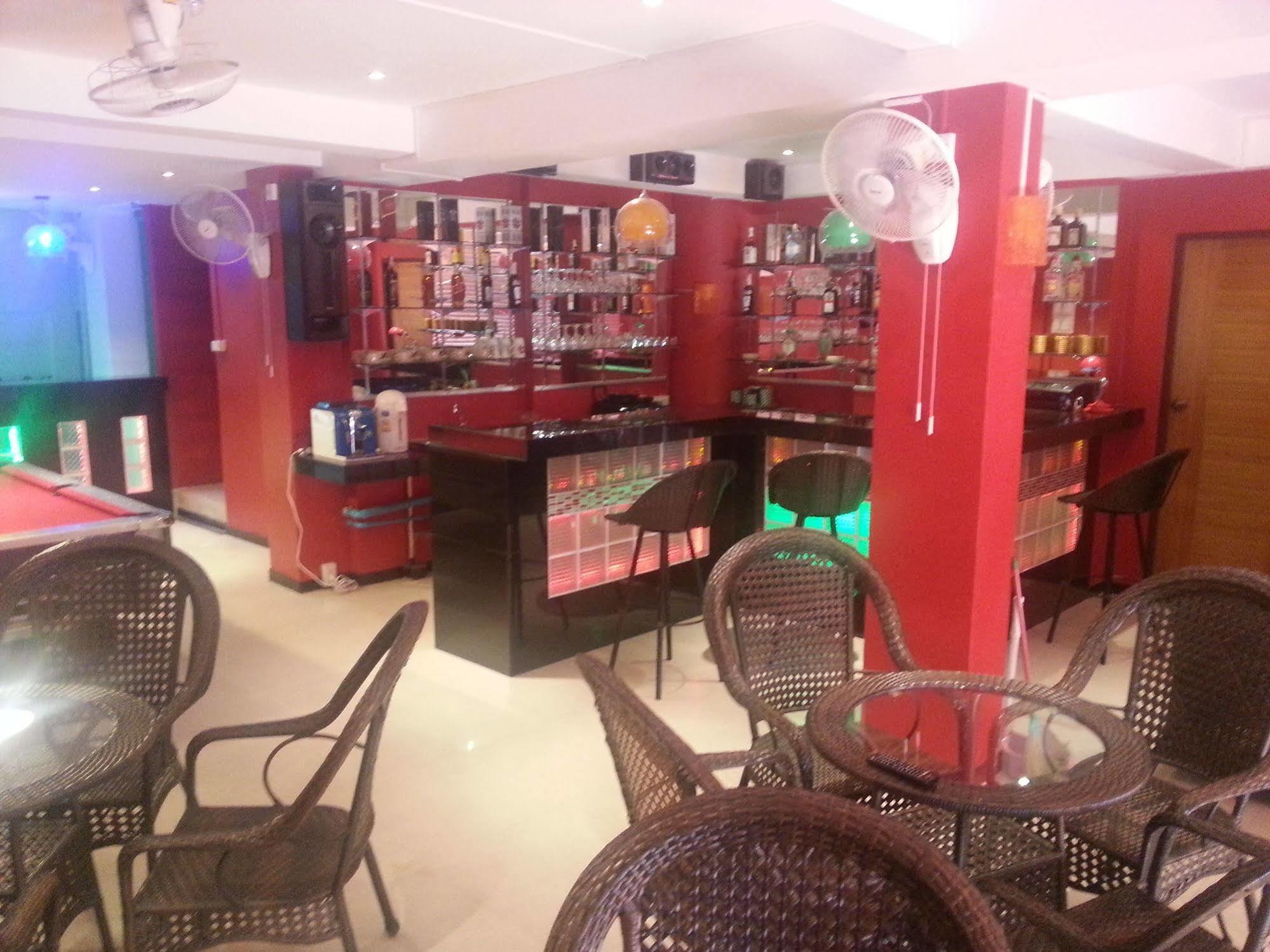 OYO 963 Sunshine Guesthouse Pattaya Eksteriør billede